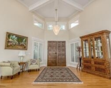 901 Se Riverside Drive - Photo Thumbnail 30