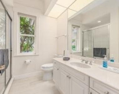 901 Se Riverside Drive - Photo Thumbnail 44