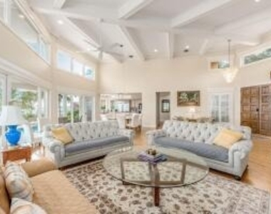 901 Se Riverside Drive - Photo Thumbnail 32
