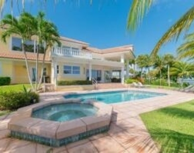 901 Se Riverside Drive - Photo Thumbnail 26