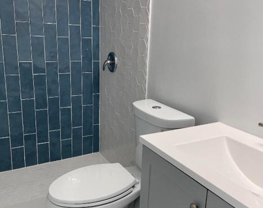 172 Sussex I - Photo Thumbnail 3