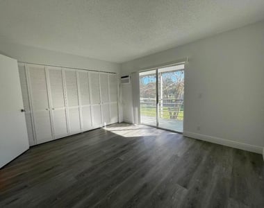 172 Sussex I - Photo Thumbnail 16