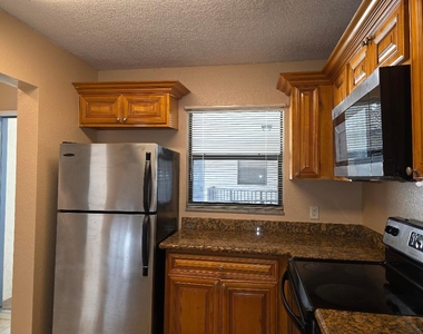 1542 Lake Crystal Drive - Photo Thumbnail 5