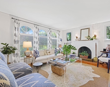 325 Greymon Drive - Photo Thumbnail 5