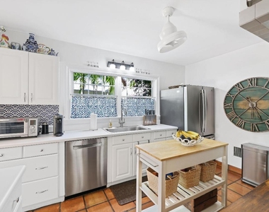 325 Greymon Drive - Photo Thumbnail 15