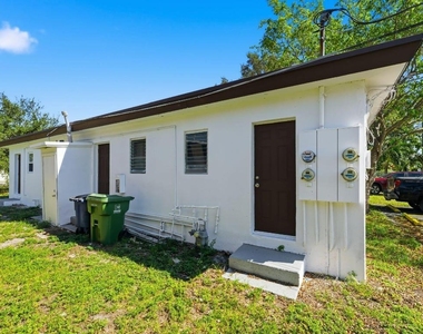 406 Nw 7th Court - Photo Thumbnail 9