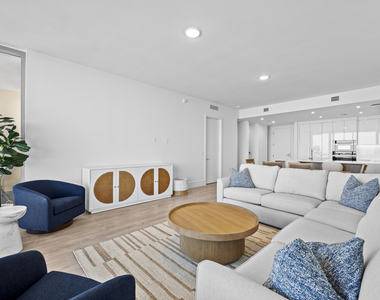 220 Lake Shore Drive - Photo Thumbnail 2