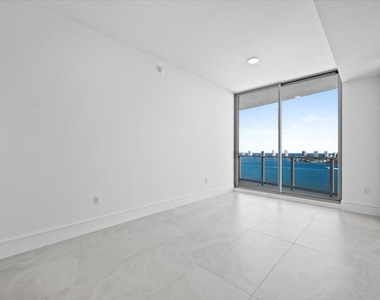 220 Lake Shore Drive - Photo Thumbnail 11