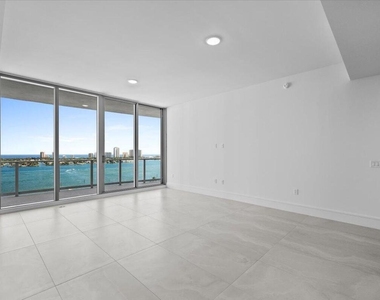 220 Lake Shore Drive - Photo Thumbnail 6