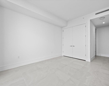 220 Lake Shore Drive - Photo Thumbnail 22