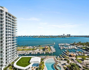 220 Lake Shore Drive - Photo Thumbnail 9