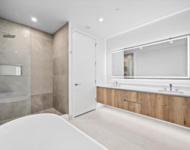 220 Lake Shore Drive - Photo Thumbnail 13