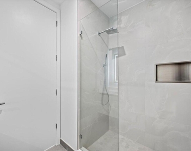 220 Lake Shore Drive - Photo Thumbnail 18