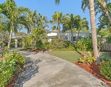429 Inlet Road - Photo Thumbnail 5
