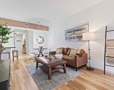 2060 Greenview Shores Boulevard - Photo Thumbnail 1