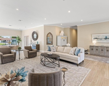 1008 Se 10th Court - Photo Thumbnail 7