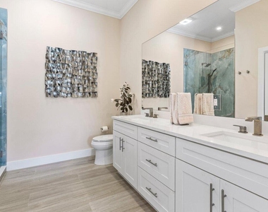 1008 Se 10th Court - Photo Thumbnail 25