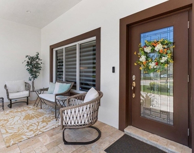 1008 Se 10th Court - Photo Thumbnail 4