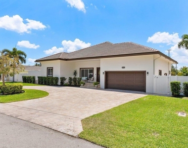1008 Se 10th Court - Photo Thumbnail 48