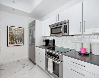 550 Okeechobee Boulevard - Photo Thumbnail 1