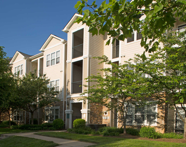 11727 Fairfax Woods Way - Photo Thumbnail 7
