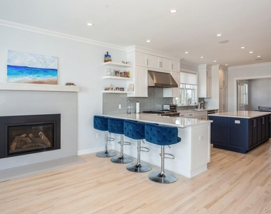 676 Dune Road - Photo Thumbnail 4