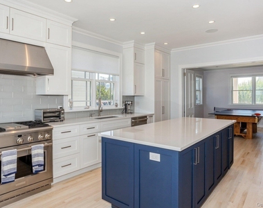 676 Dune Road - Photo Thumbnail 3