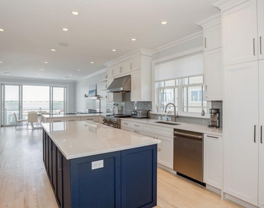 676 Dune Road - Photo Thumbnail 2