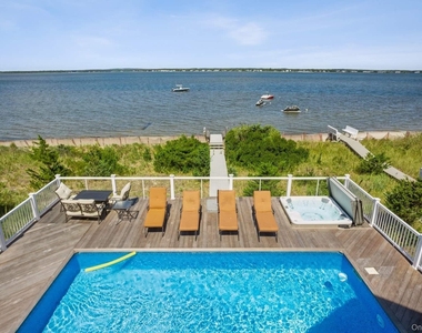 676 Dune Road - Photo Thumbnail 15