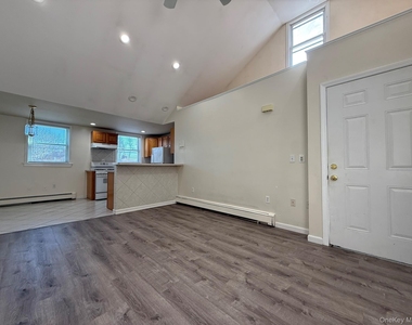 51 Schneider Avenue - Photo Thumbnail 1