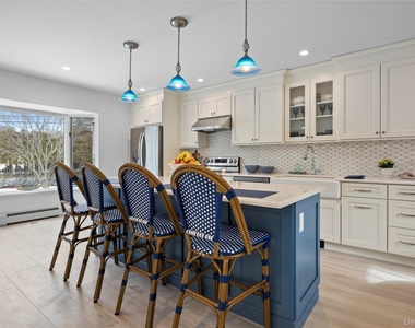 74 Montauk Highway - Photo Thumbnail 6