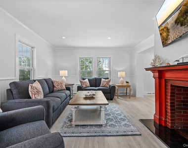 74 Montauk Highway - Photo Thumbnail 1