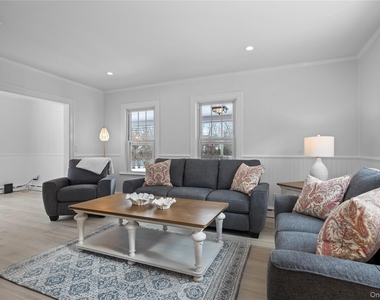 74 Montauk Highway - Photo Thumbnail 2