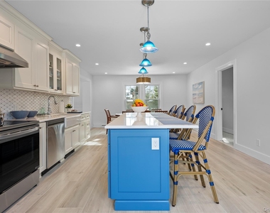 74 Montauk Highway - Photo Thumbnail 12