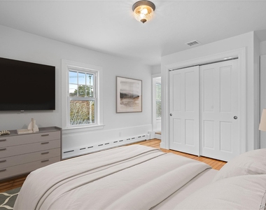 74 Montauk Highway - Photo Thumbnail 14