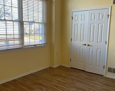 11 Umberland Place - Photo Thumbnail 20