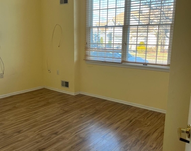 11 Umberland Place - Photo Thumbnail 19