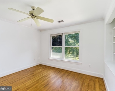 8951 Brook Road - Photo Thumbnail 12