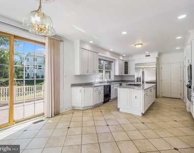 8951 Brook Road - Photo Thumbnail 10