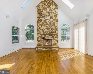 8951 Brook Road - Photo Thumbnail 8