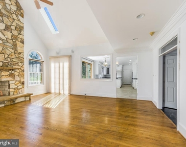 8951 Brook Road - Photo Thumbnail 9