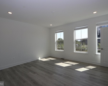 2512 W Peninsula Drive - Photo Thumbnail 6