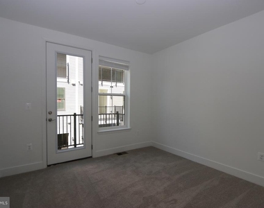 2512 W Peninsula Drive - Photo Thumbnail 9