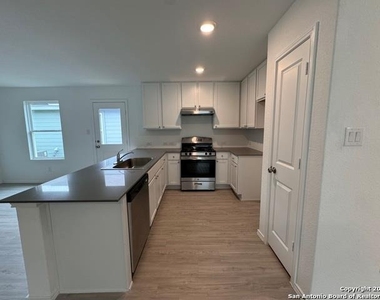 13722 Appleton Way - Photo Thumbnail 6
