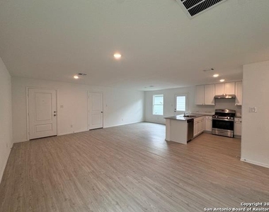 13722 Appleton Way - Photo Thumbnail 5