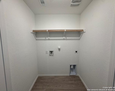 13722 Appleton Way - Photo Thumbnail 19