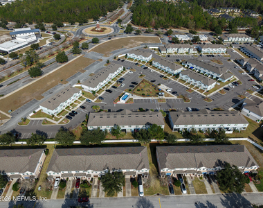 513 Spanish Oaks Way - Photo Thumbnail 16