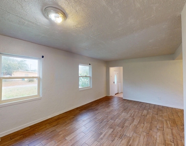 6926 Camelot Road - Photo Thumbnail 6