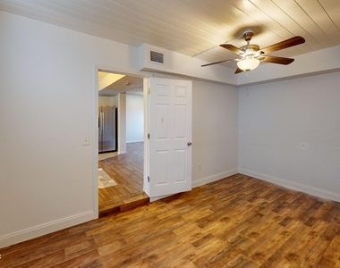 6926 Camelot Road - Photo Thumbnail 3