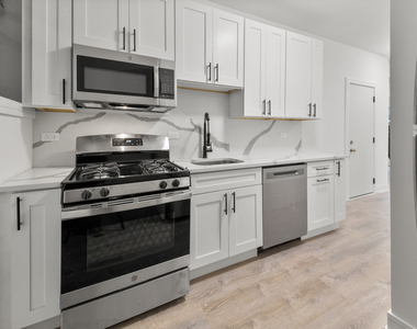 1904 N Whipple Street - Photo Thumbnail 2